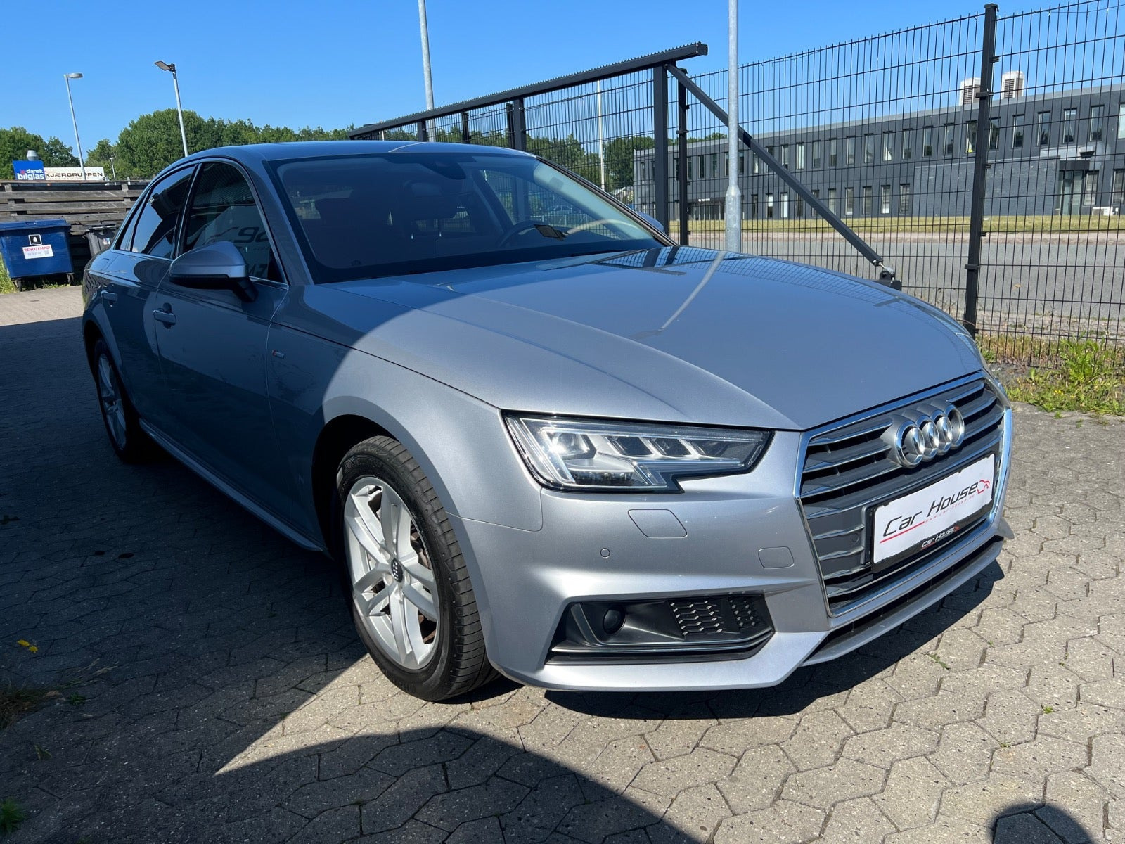 Sølv Audi A4 fra 2018