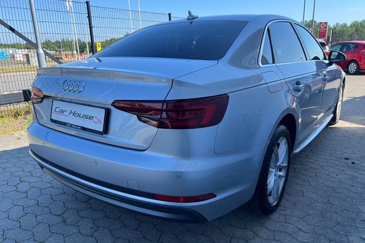 Sølv Audi A4 fra 2018