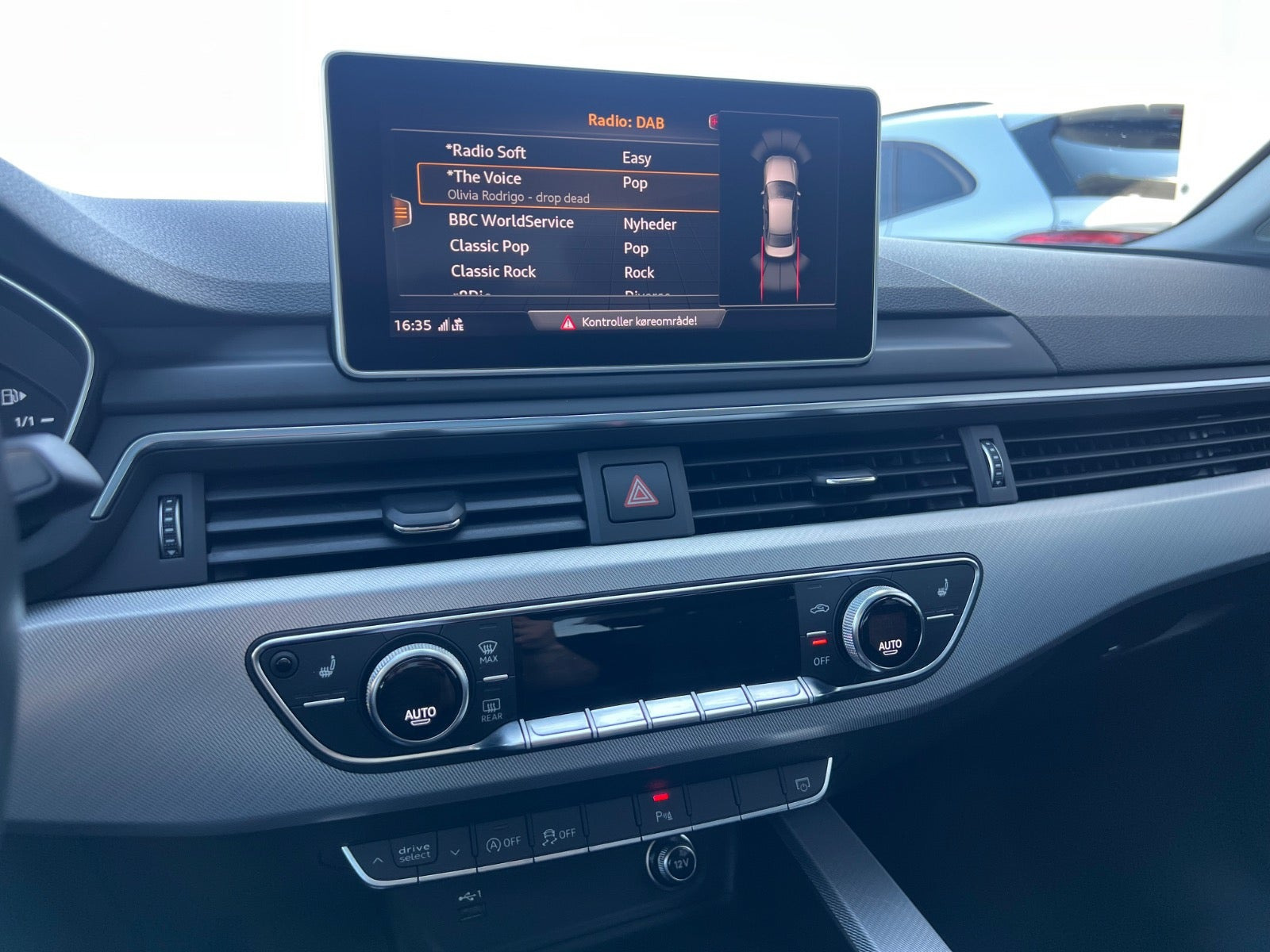 Sølv Audi A4 fra 2018