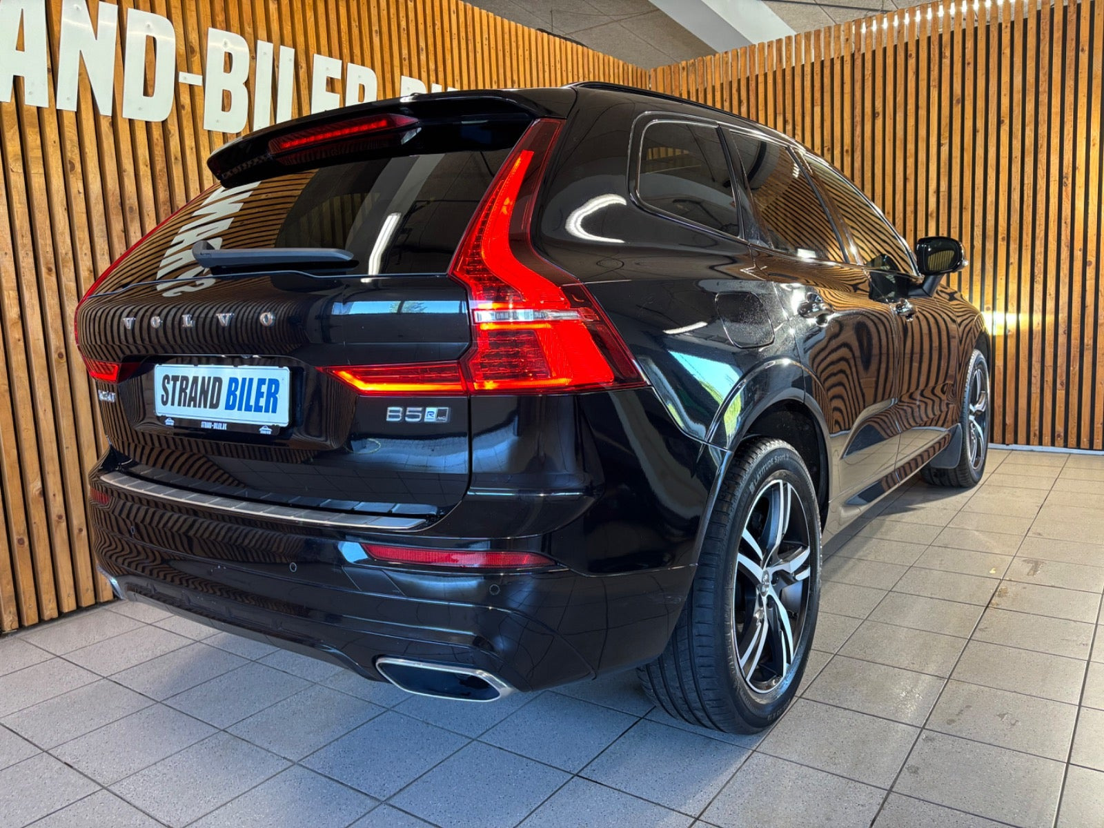 Sort Volvo XC60 fra 2020
