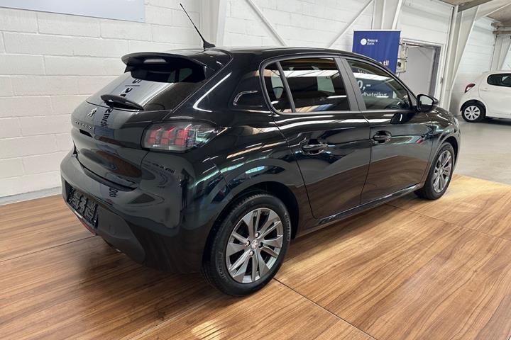 Sort Peugeot 208 fra 2021