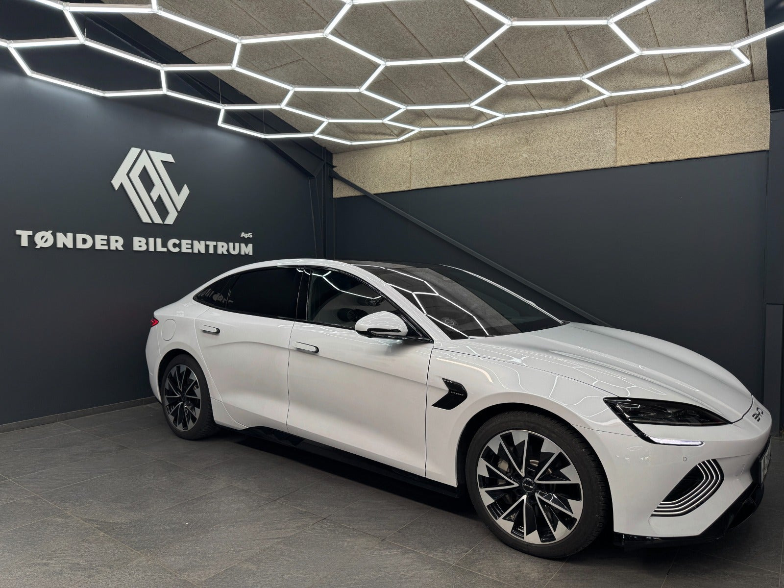 Hvid BYD Seal fra 2024