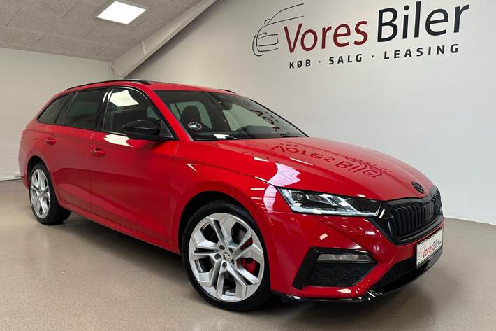 Rød Skoda Octavia fra 2021