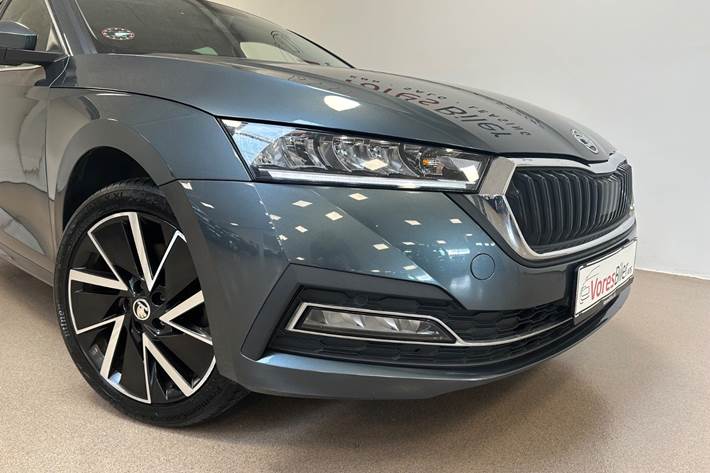 Grå Skoda Octavia fra 2021