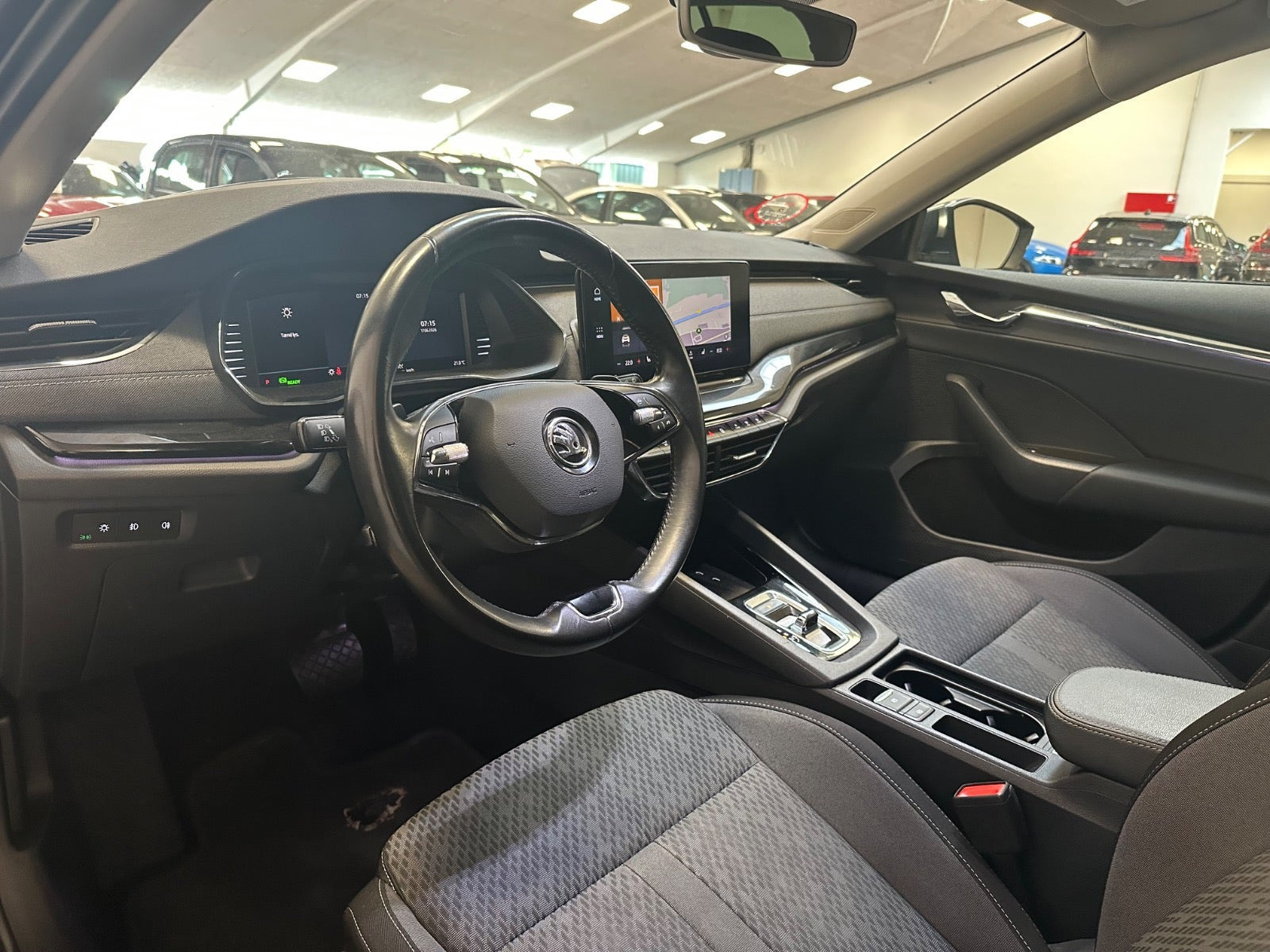 Grå Skoda Octavia fra 2021