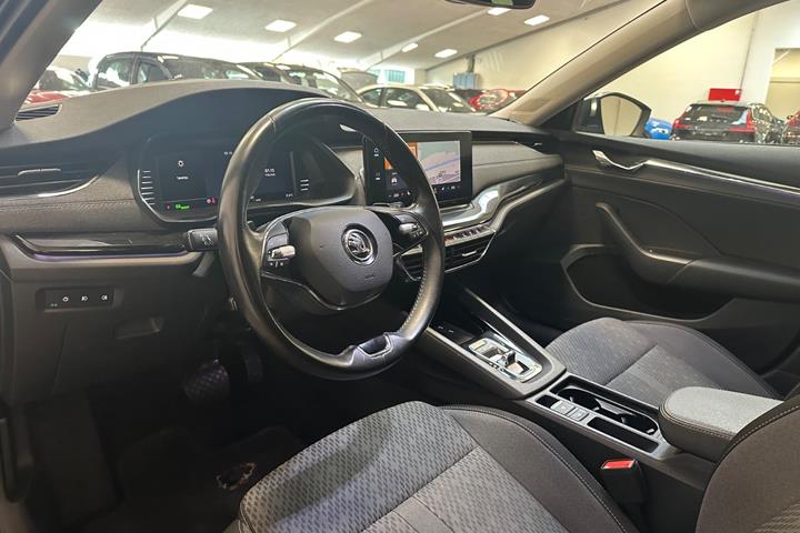 Grå Skoda Octavia fra 2021