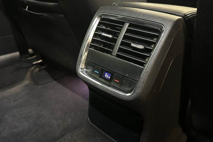 Grå Skoda Octavia fra 2021