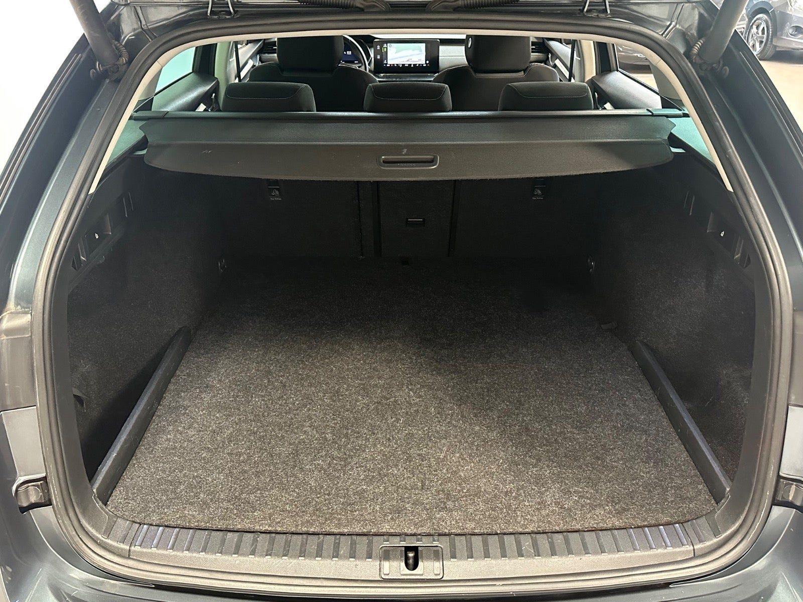 Grå Skoda Octavia fra 2021