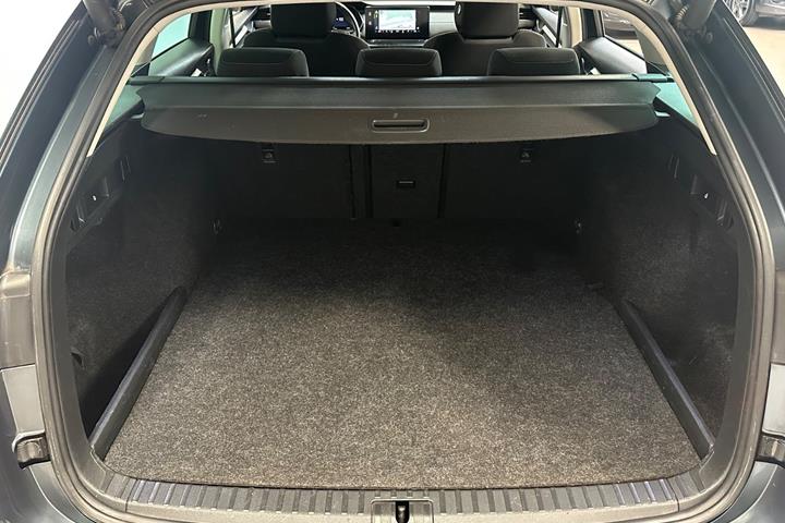 Grå Skoda Octavia fra 2021