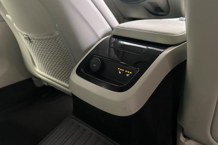Sort Volvo V60 fra 2022