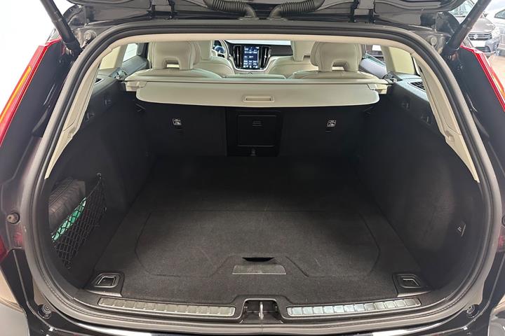 Sort Volvo V60 fra 2022