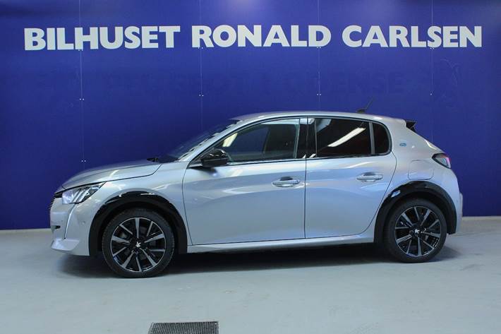 Sølv Peugeot e-208 fra 2023