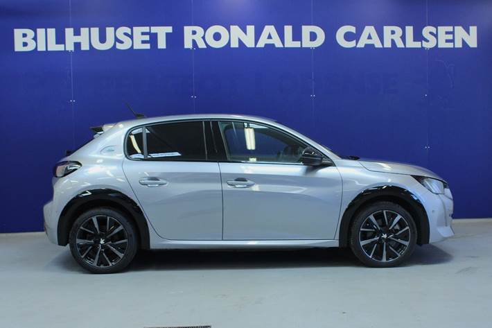 Sølv Peugeot e-208 fra 2023