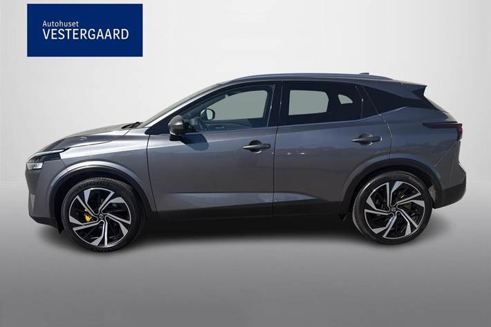 Grå Nissan Qashqai fra 2022