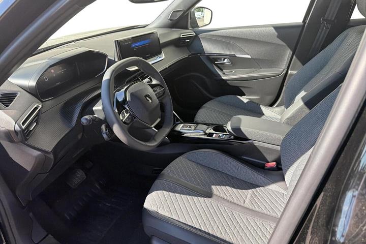 Sort Peugeot e-2008 fra 2025