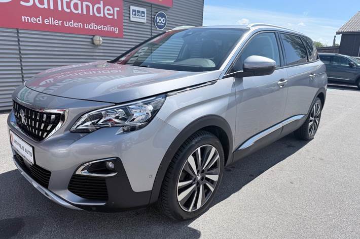 Grå Peugeot 5008 fra 2020