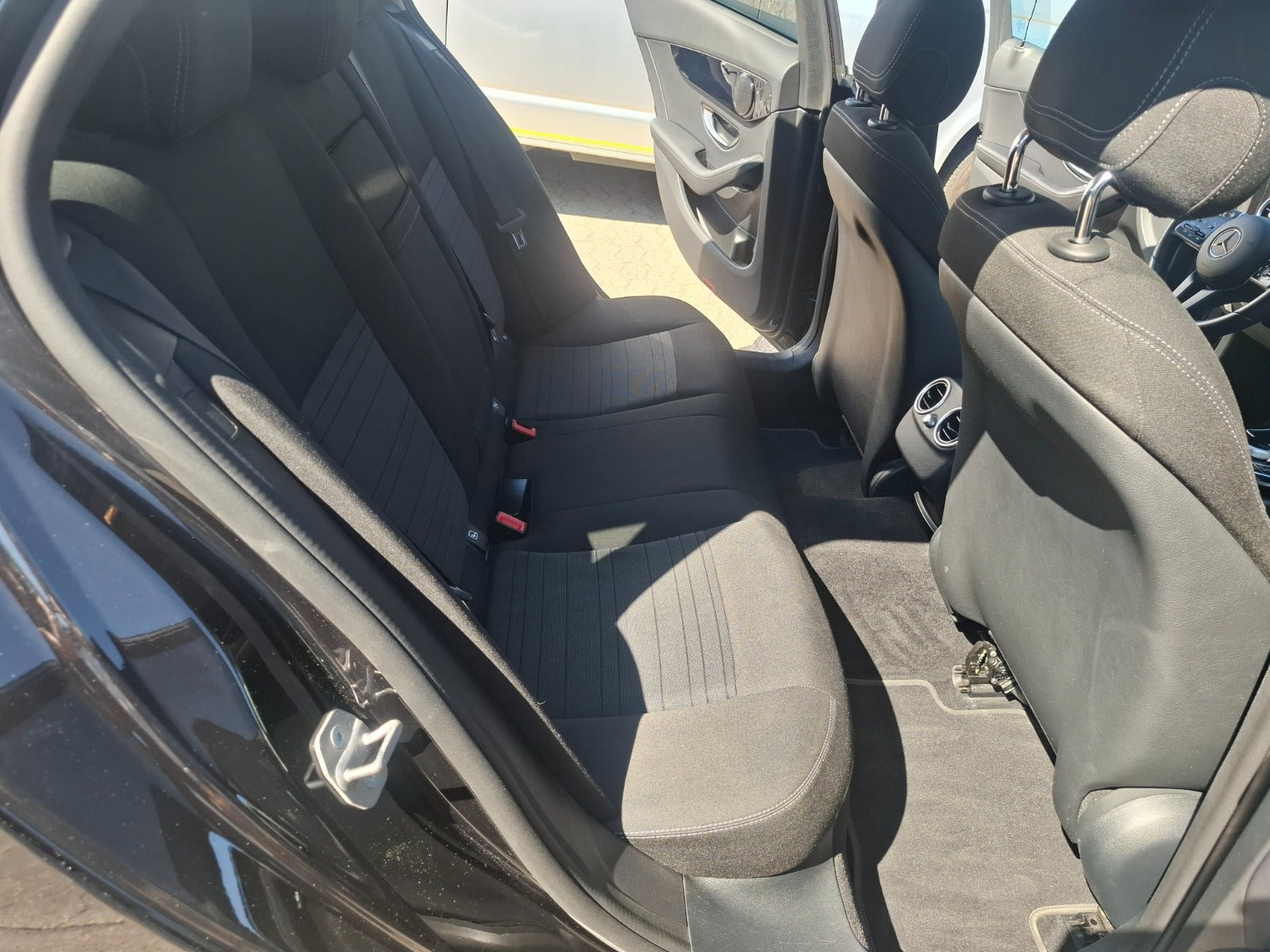 Sort Mercedes C300 de fra 2020