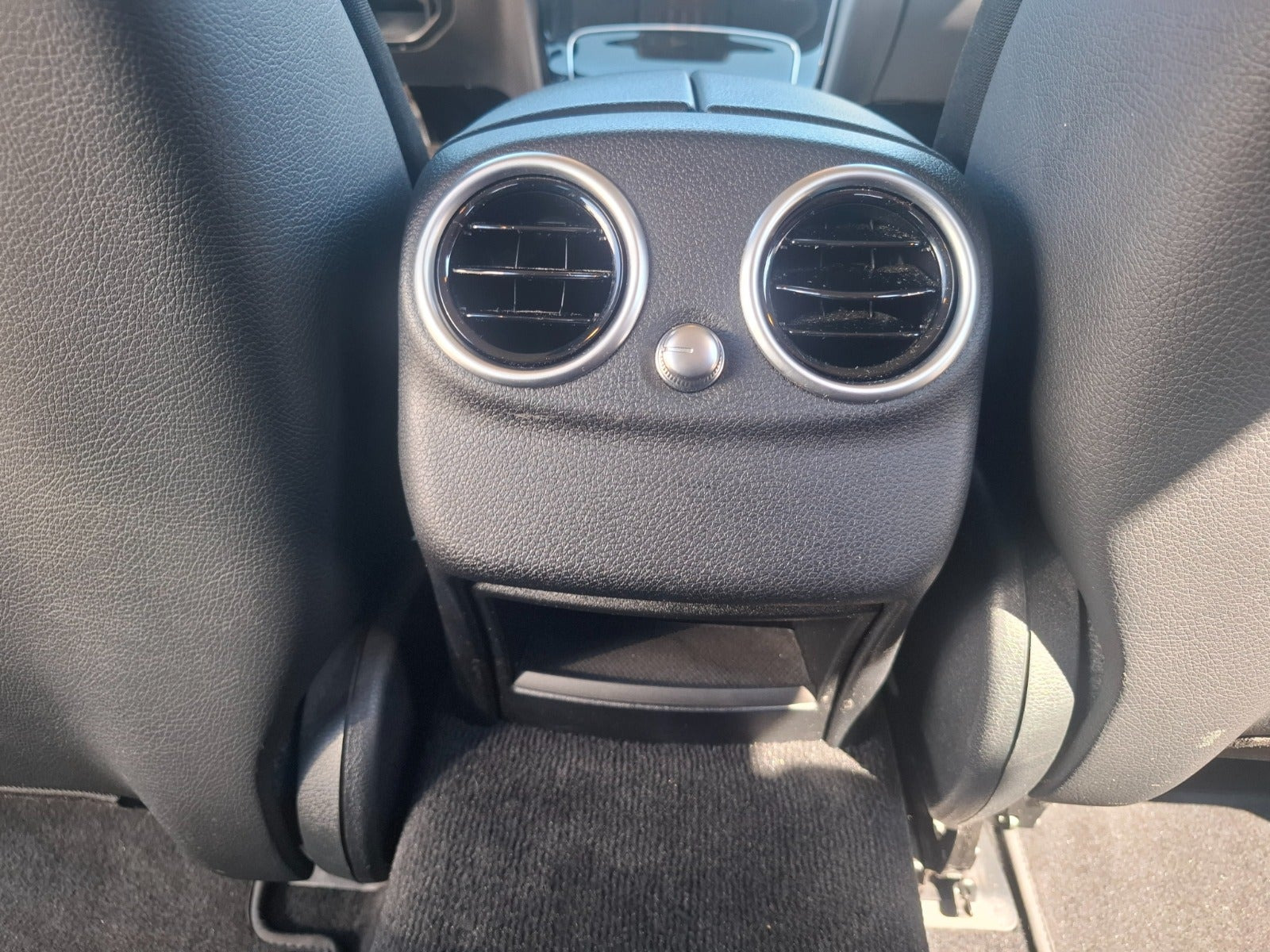 Sort Mercedes C300 de fra 2020