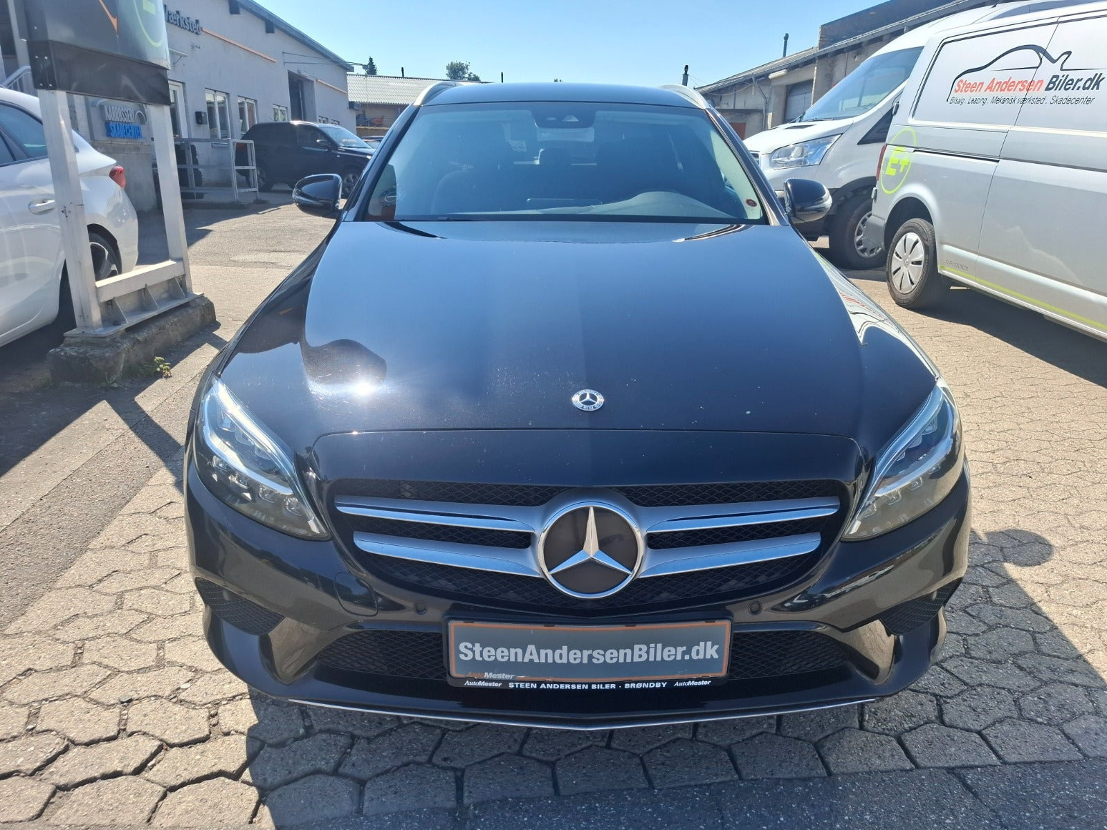 Sort Mercedes C300 de fra 2020