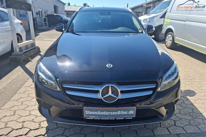 Sort Mercedes C300 de fra 2020