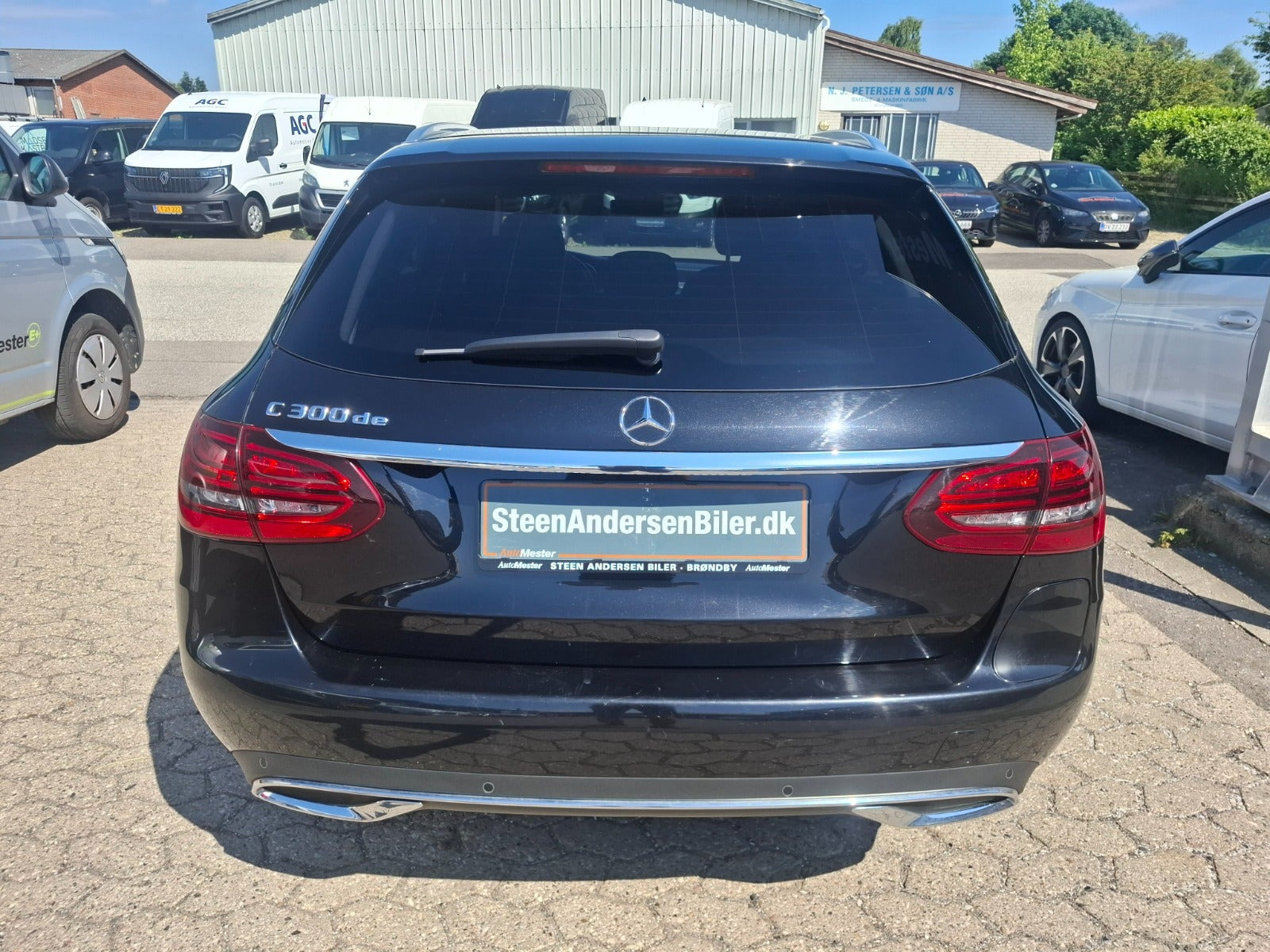 Sort Mercedes C300 de fra 2020