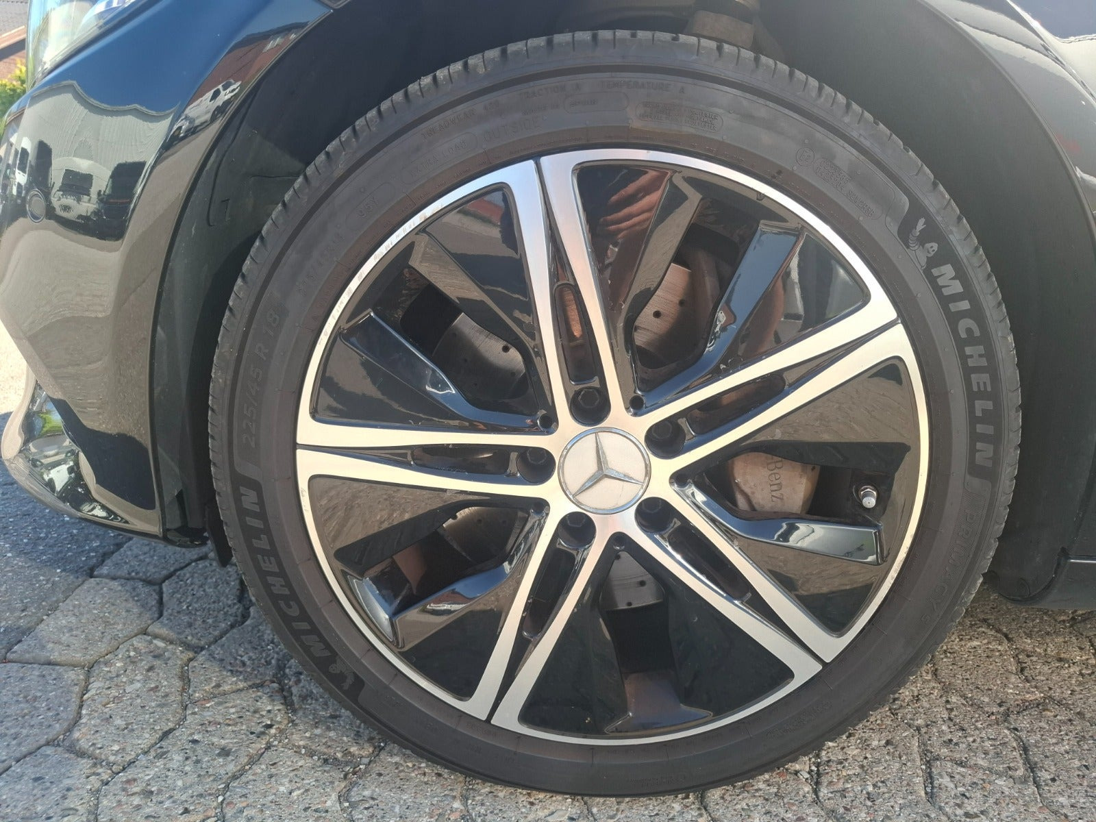 Sort Mercedes C300 de fra 2020