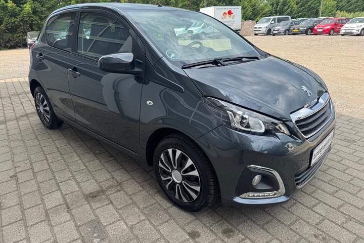 Grå Peugeot 108 fra 2016