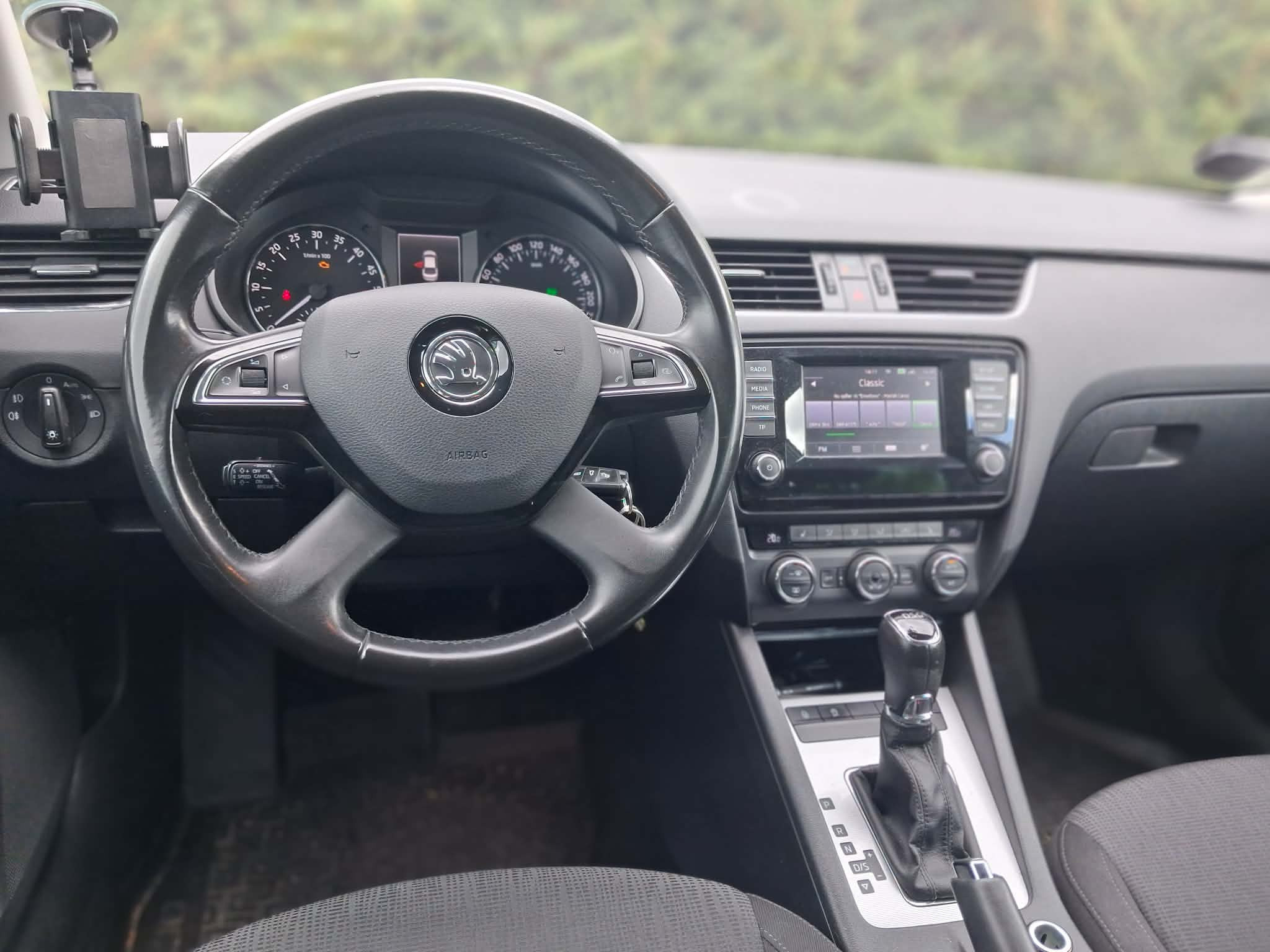 Hvid Skoda Octavia fra 2014
