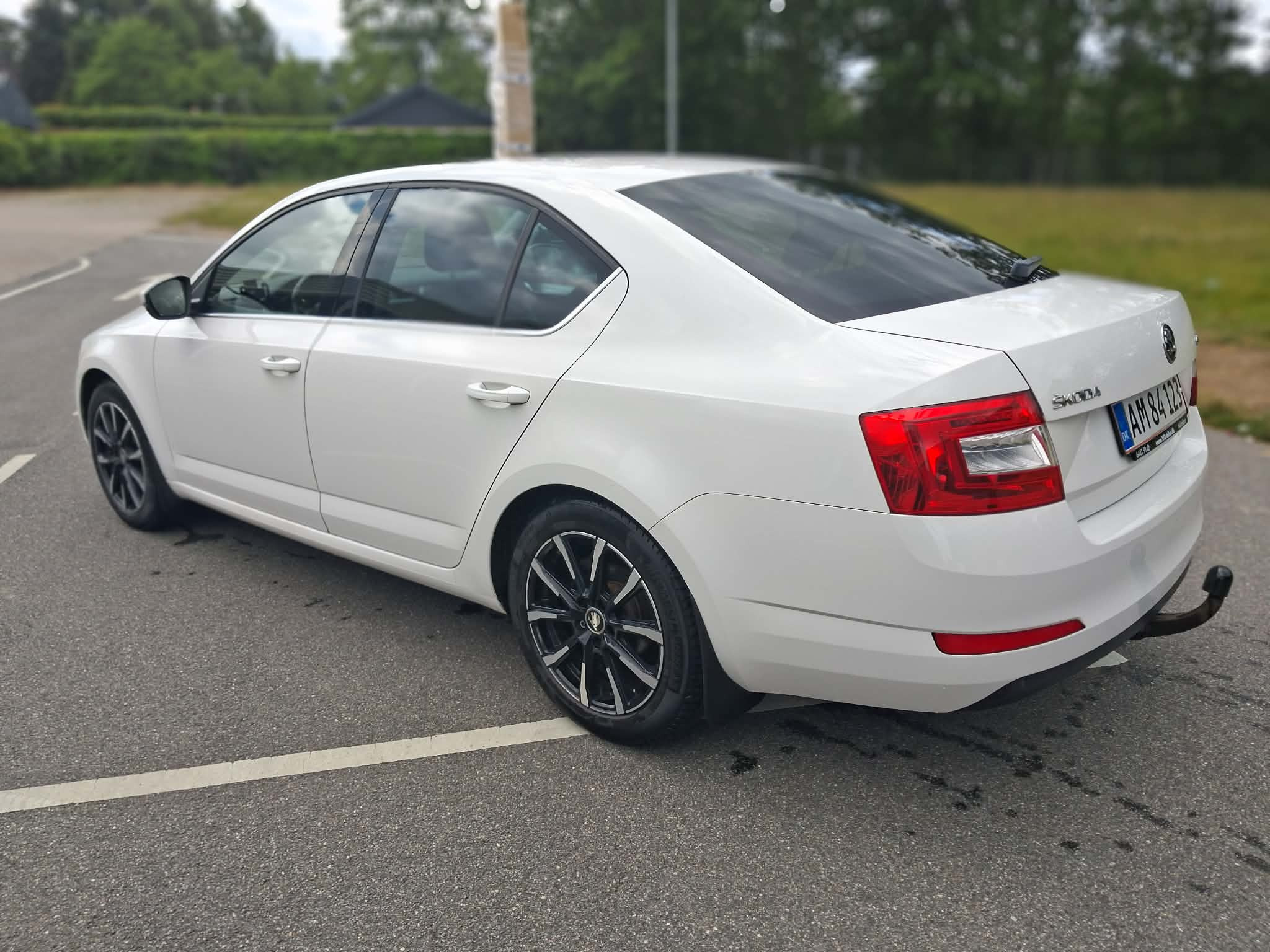 Hvid Skoda Octavia fra 2014