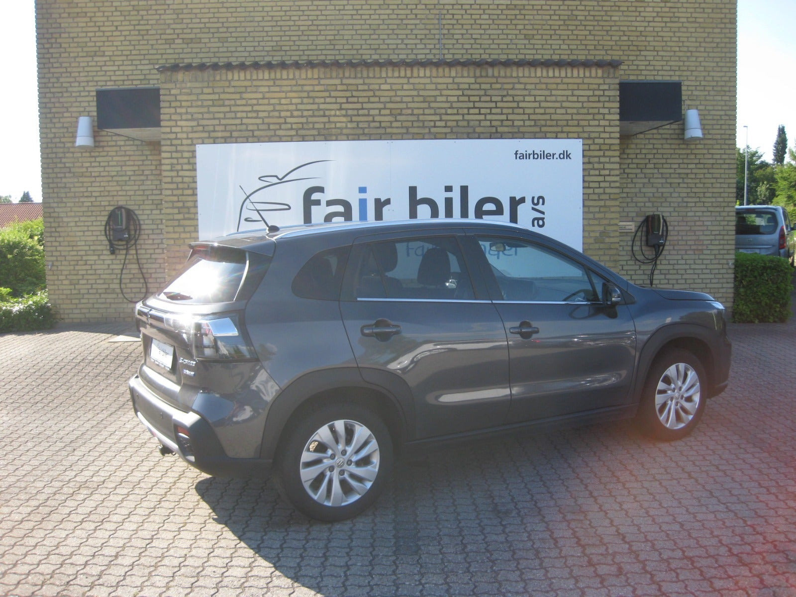 Grå Suzuki S-Cross fra 2024