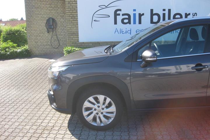 Grå Suzuki S-Cross fra 2024