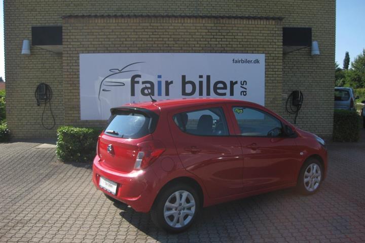 Rød Opel Karl fra 2017