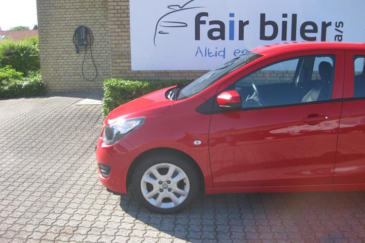 Rød Opel Karl fra 2017