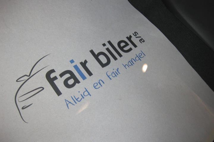 Rød Opel Karl fra 2017