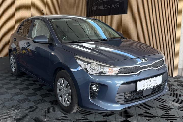 Grå Kia Rio fra 2019