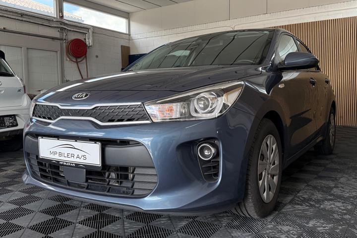 Grå Kia Rio fra 2019