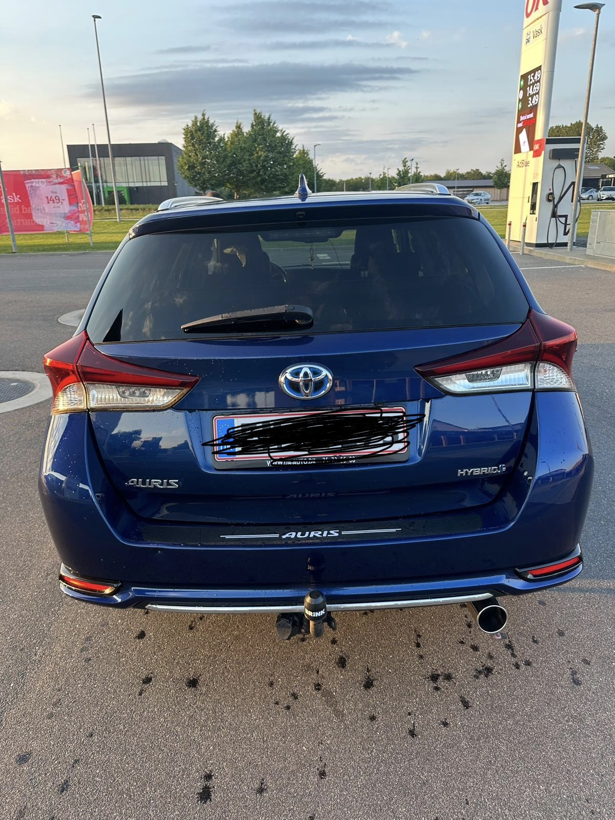 Blå Toyota Auris fra 2018