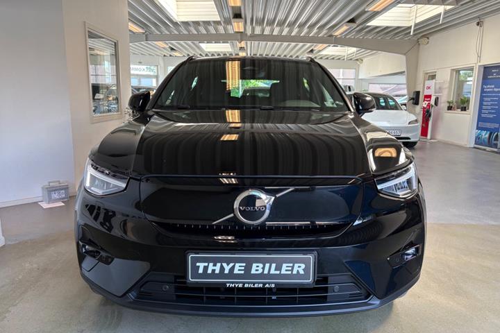 Sort Volvo XC40 fra 2023