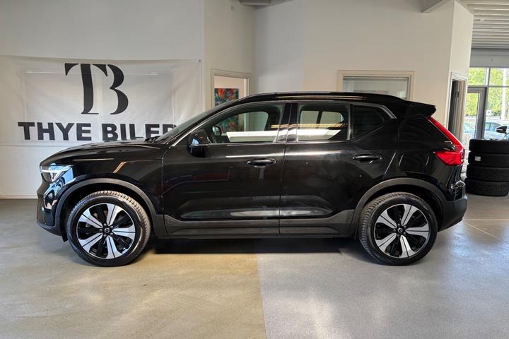 Sort Volvo XC40 fra 2023