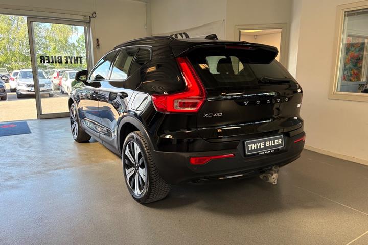 Sort Volvo XC40 fra 2023