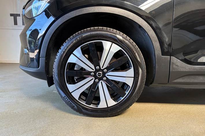 Sort Volvo XC40 fra 2023