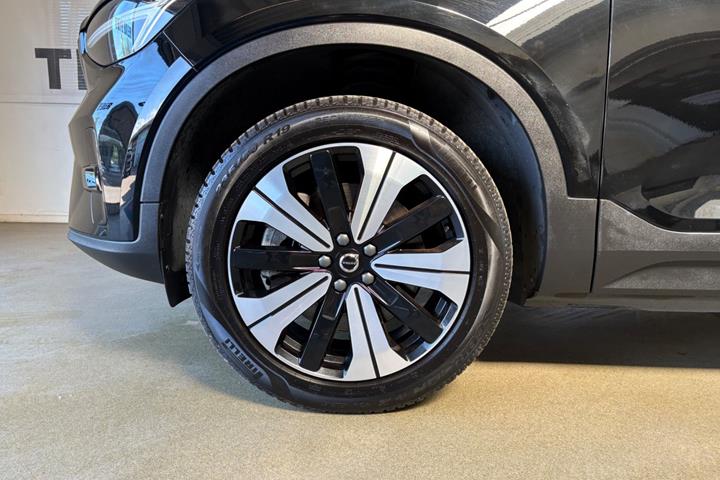 Sort Volvo XC40 fra 2023