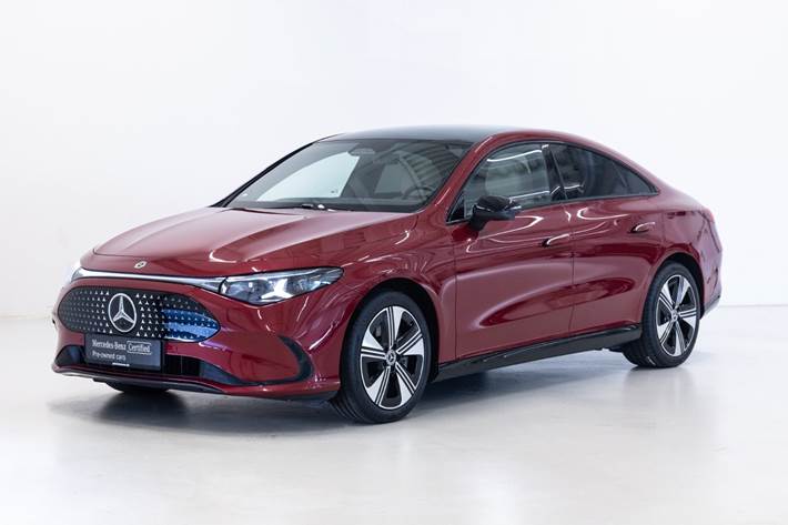 Rød Mercedes CLA250+ fra 2026 set udefra
