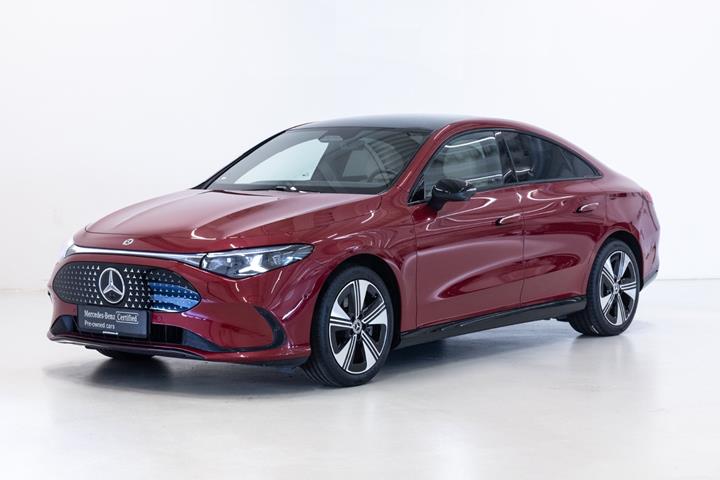 Rød Mercedes CLA250+ fra 2026 set udefra
