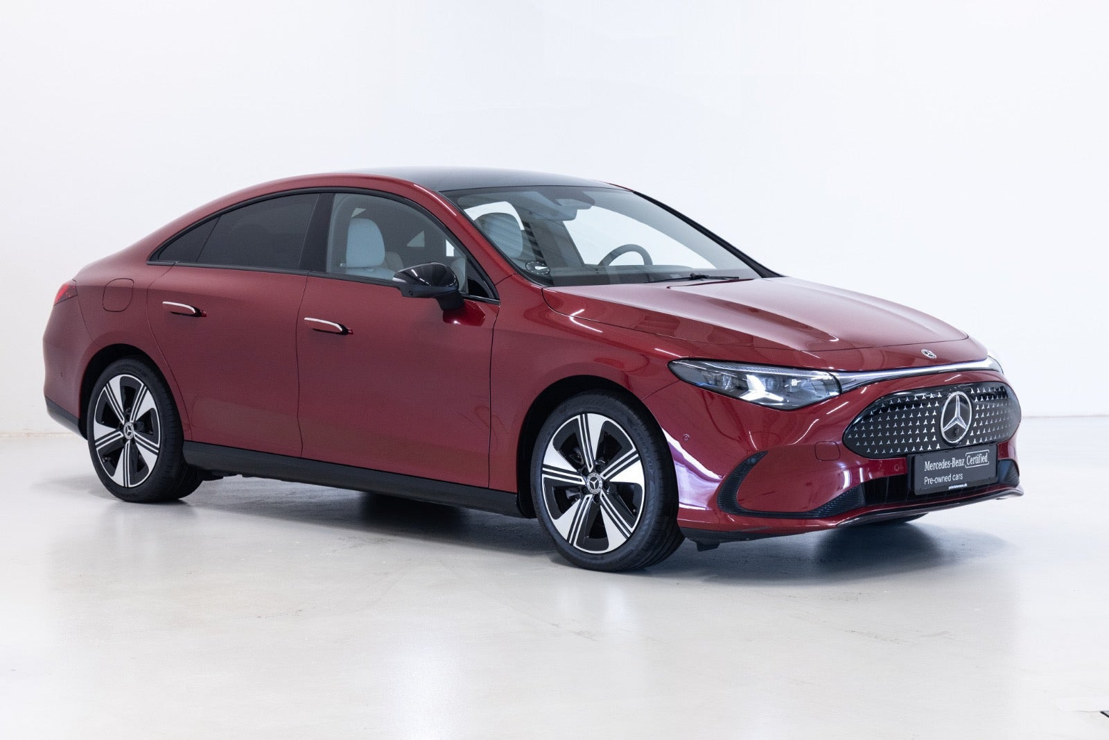 Rød Mercedes CLA250+ fra 2026