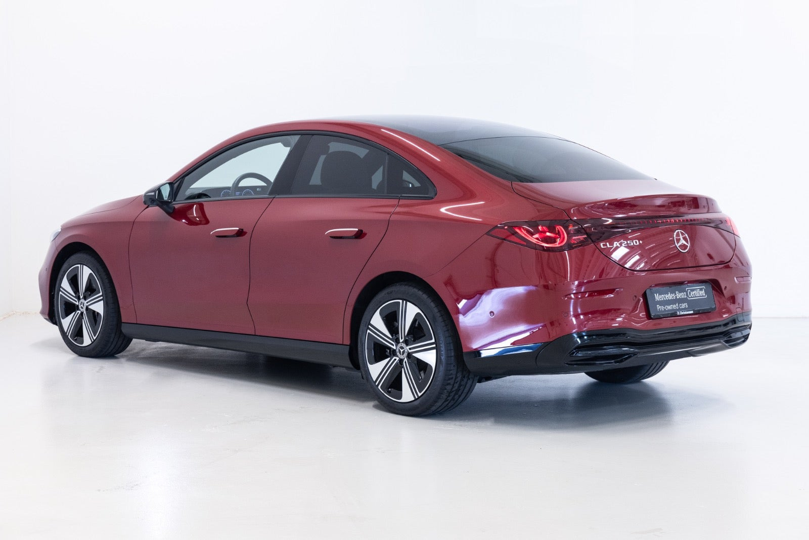 Rød Mercedes CLA250+ fra 2026