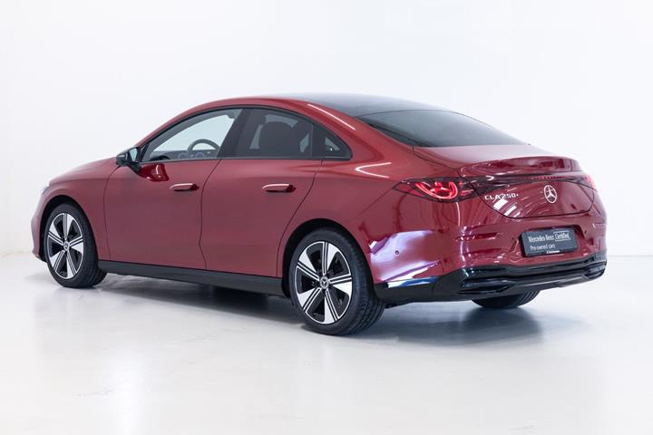 Rød Mercedes CLA250+ fra 2026