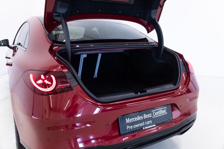 Rød Mercedes CLA250+ fra 2026