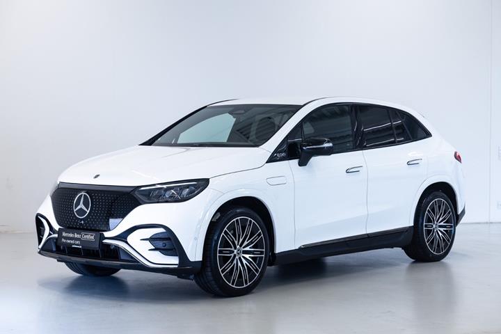 Hvid Mercedes EQE350 SUV fra 2026 set udefra