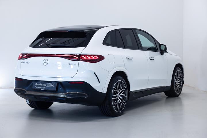Hvid Mercedes EQE350 SUV fra 2026